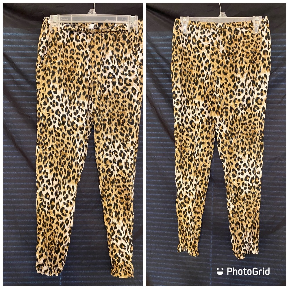 Tiger 🐅 print trousers